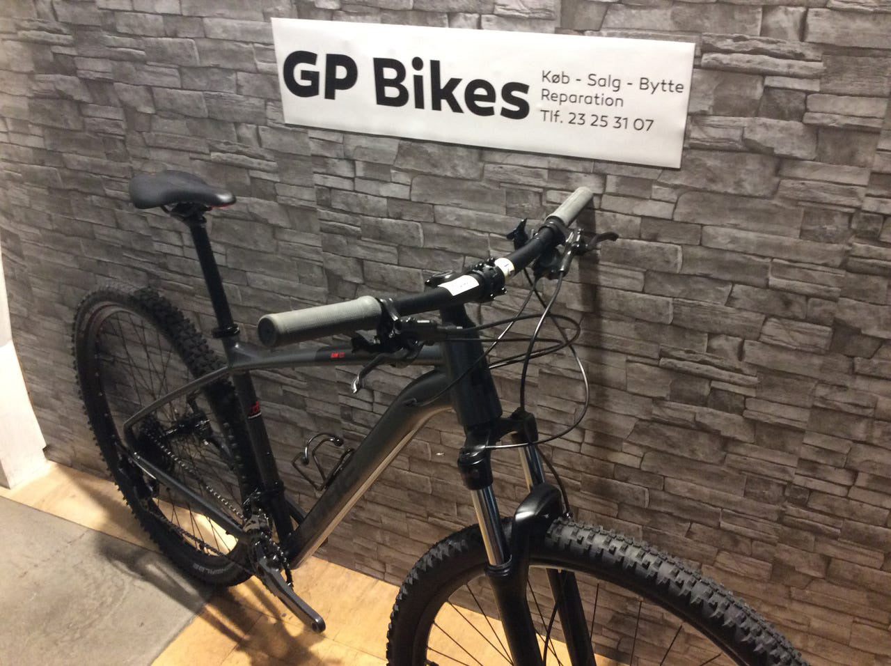 Cube Aim EY – MTB, Alu, 29", str. M, Shimano Deore 20 gear, årg. 2024