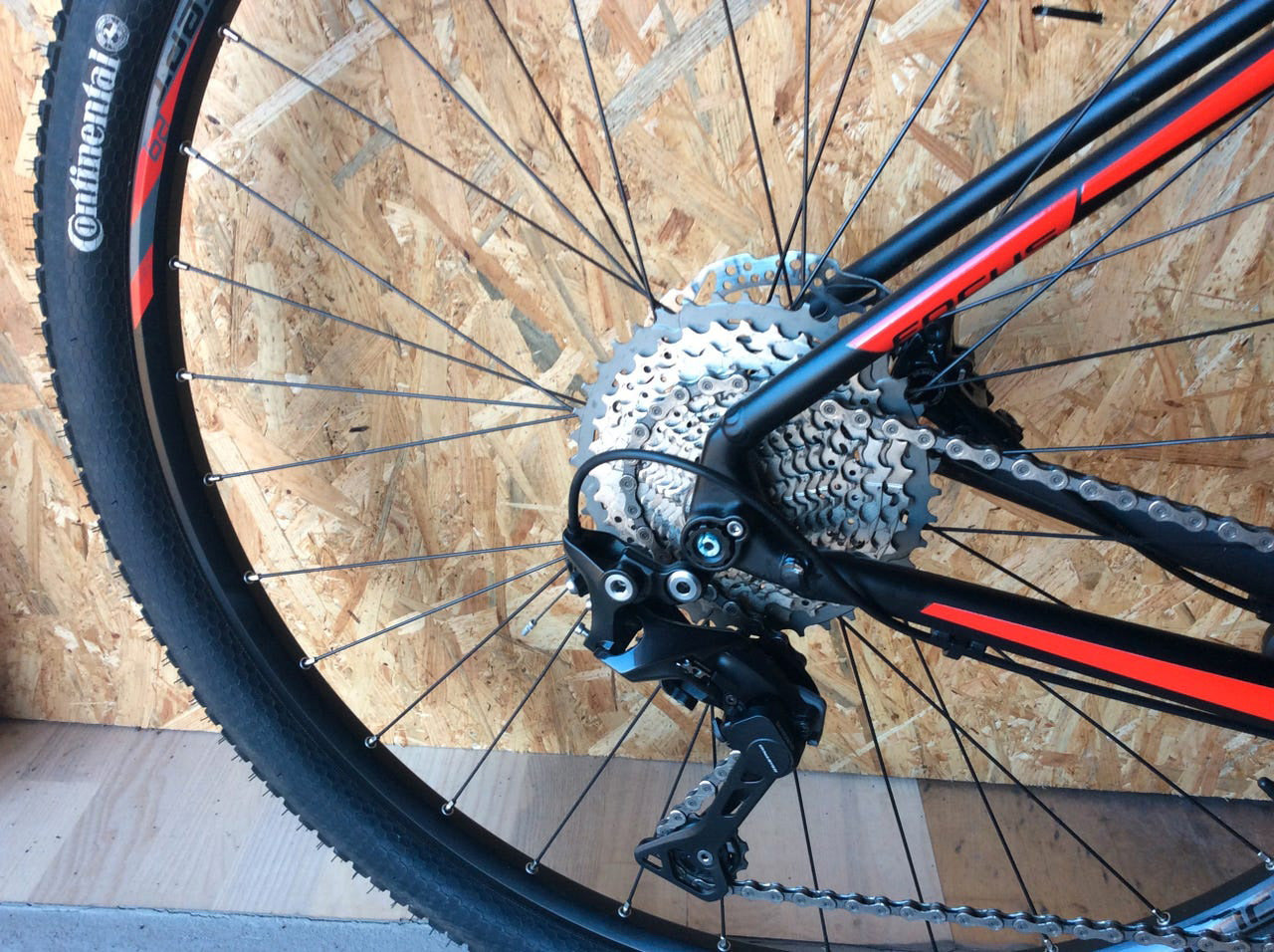 Focus Black Forest – MTB, Alu, 29", str. 47 cm, Shimano XT, Fox 32 luftgaffel