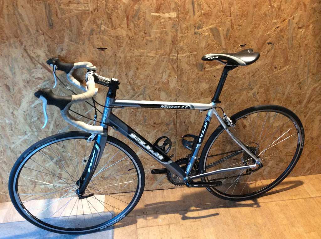 Fuji Newest 2.0 – Herre Racer, Alu, str. 50 cm, Shimano 27 gear