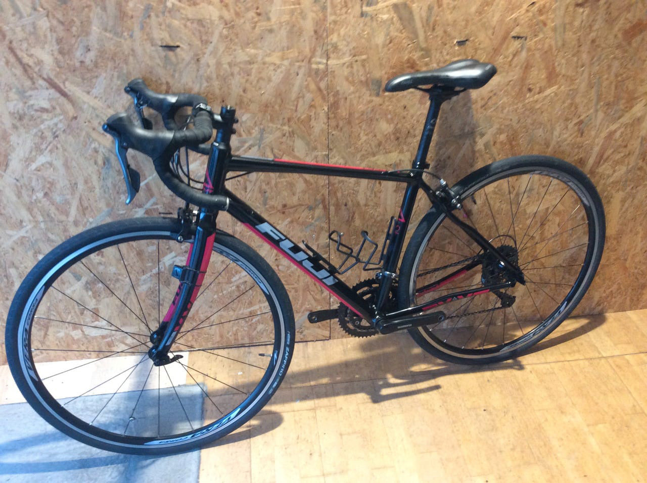 Fuji TW03 – Herre Racer, Alu, str. 46 cm, Shimano Claris 18 gear