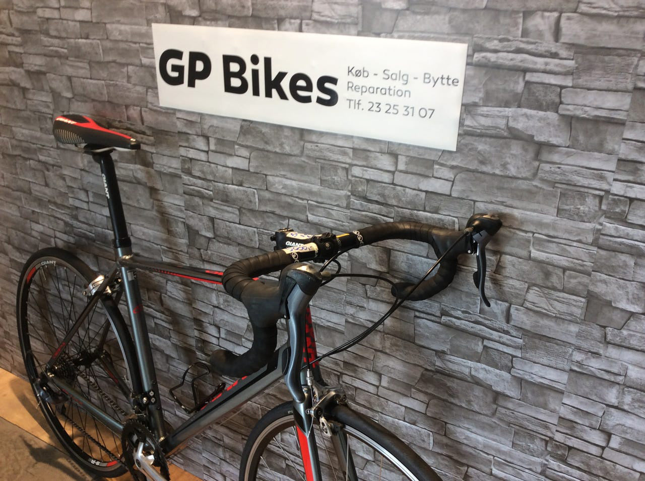 Giant Defy 2 – Herre Racer, Alu, str. 54 cm, Shimano Claris 16 gear, årg. 2013