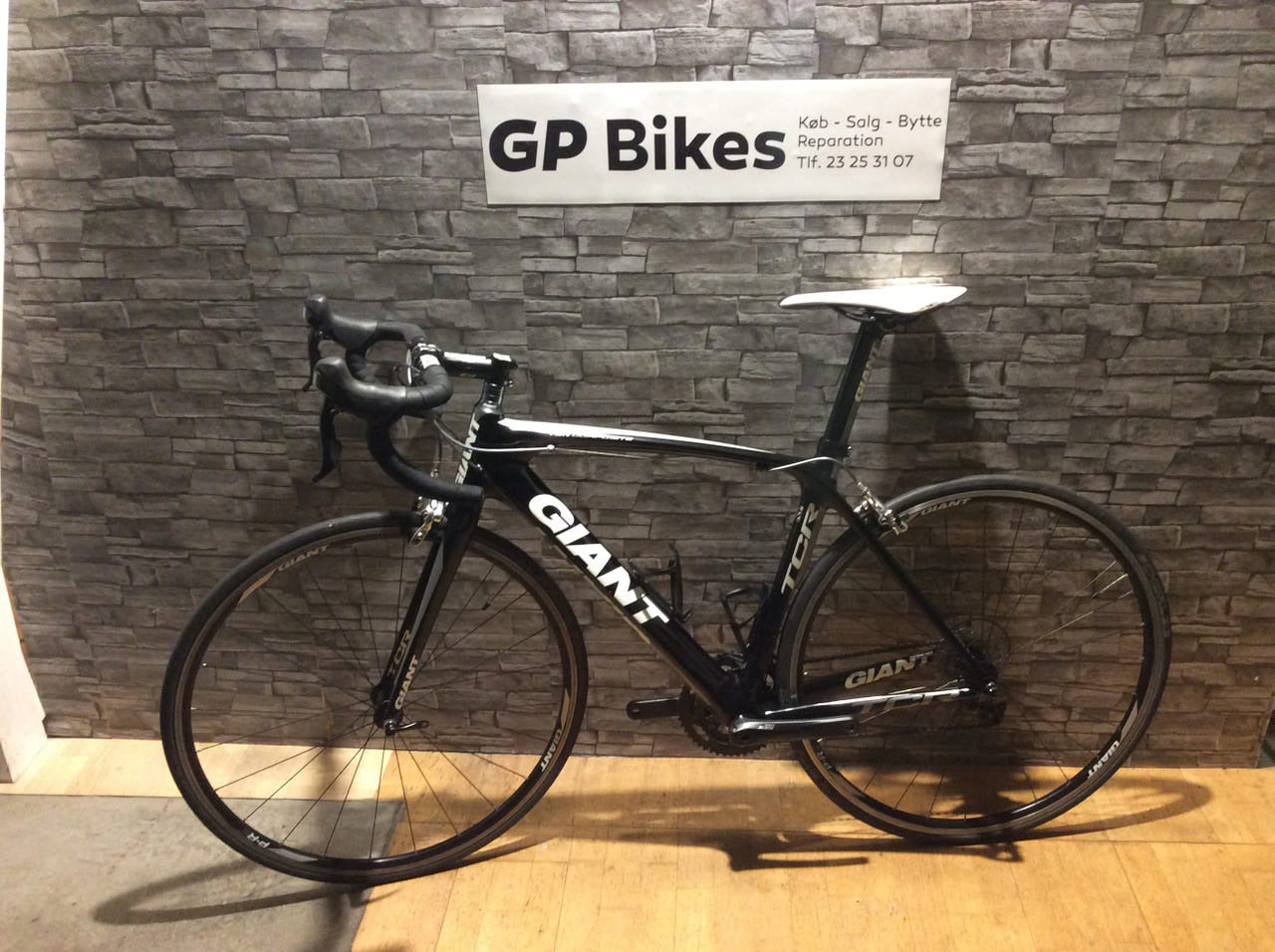 Giant TCR Carbon Racer – Shimano 105 20 gear, 55 cm