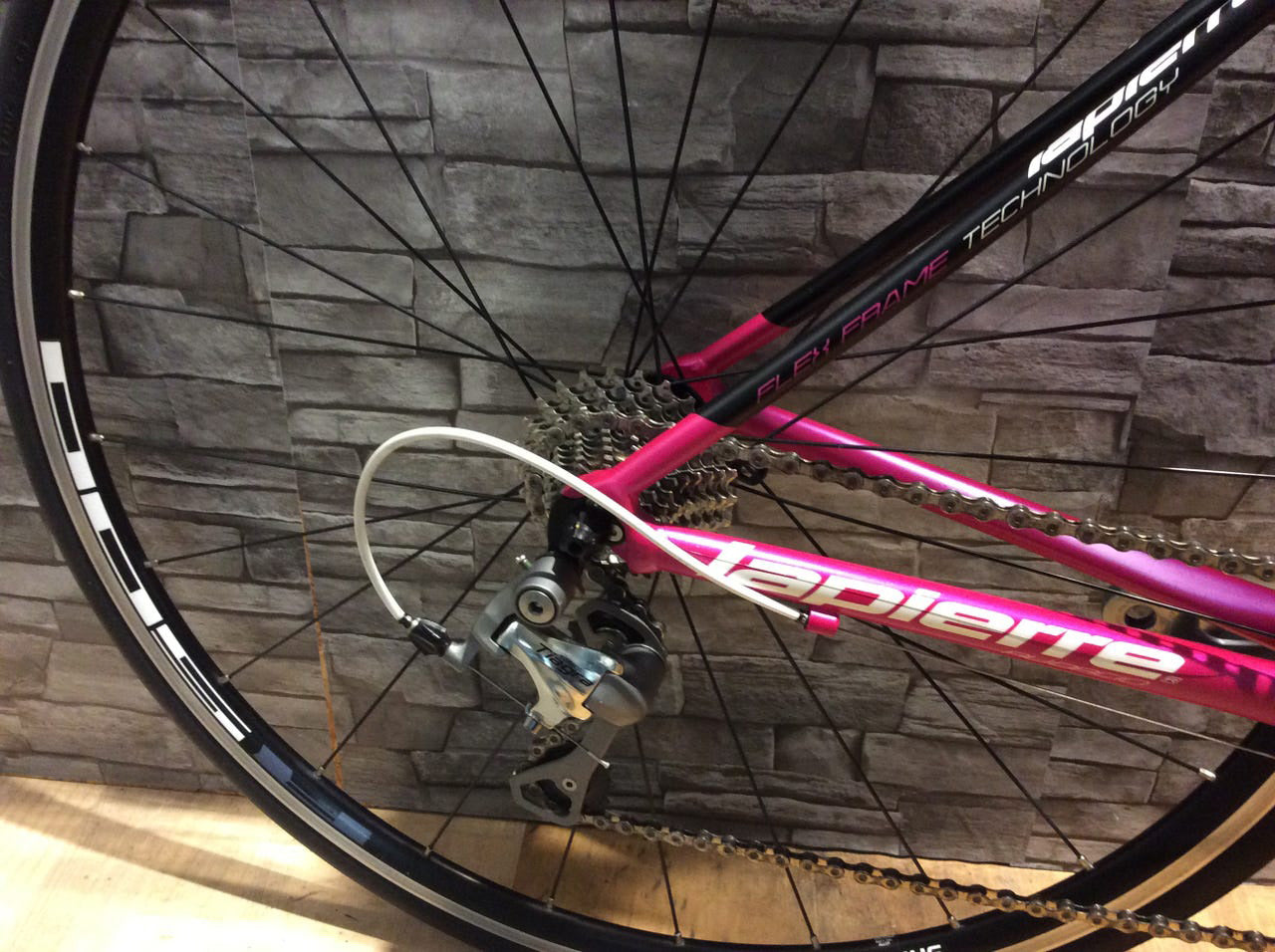 Lapierre Audacio 400 Dame Racer – Shimano Tiagra 30 gear, 45 cm
