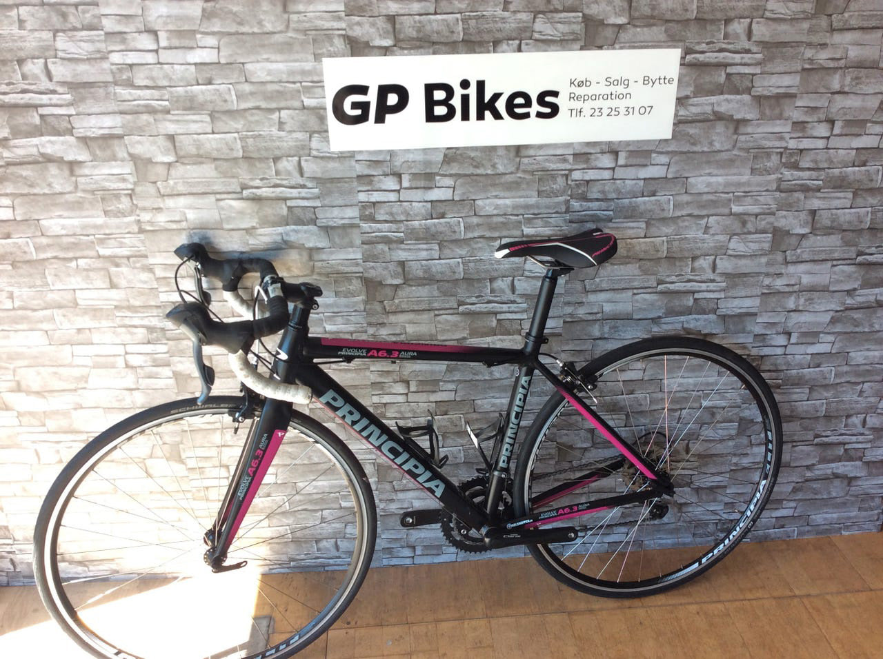 Principia Evolve A6.3 Aura – Dame Racer, Alu, str. 48 cm, Shimano Claris 16 gear, årg. 2016