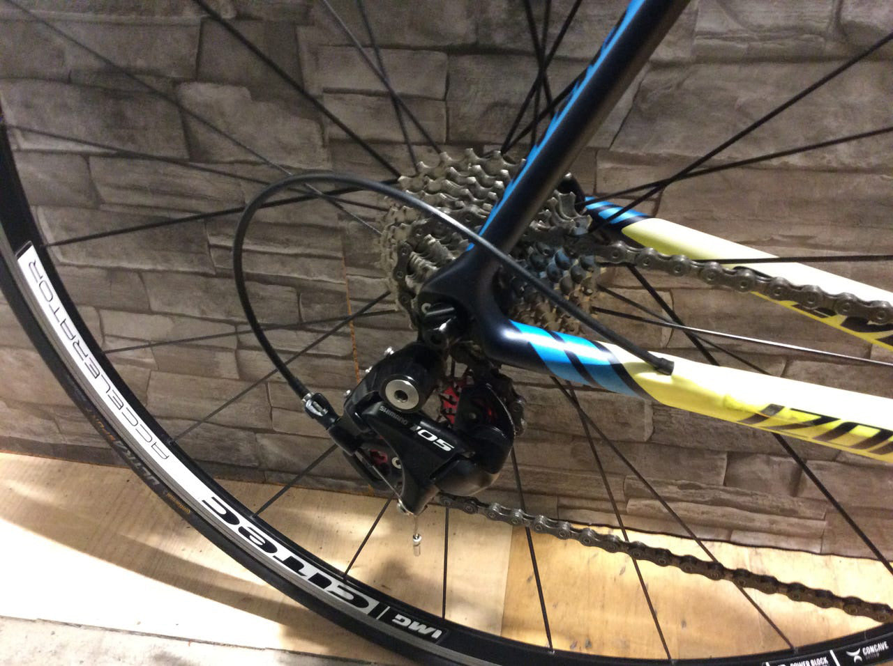 Stevens Isoard Carbon Racer – Shimano 105 22 gear, 58 cm