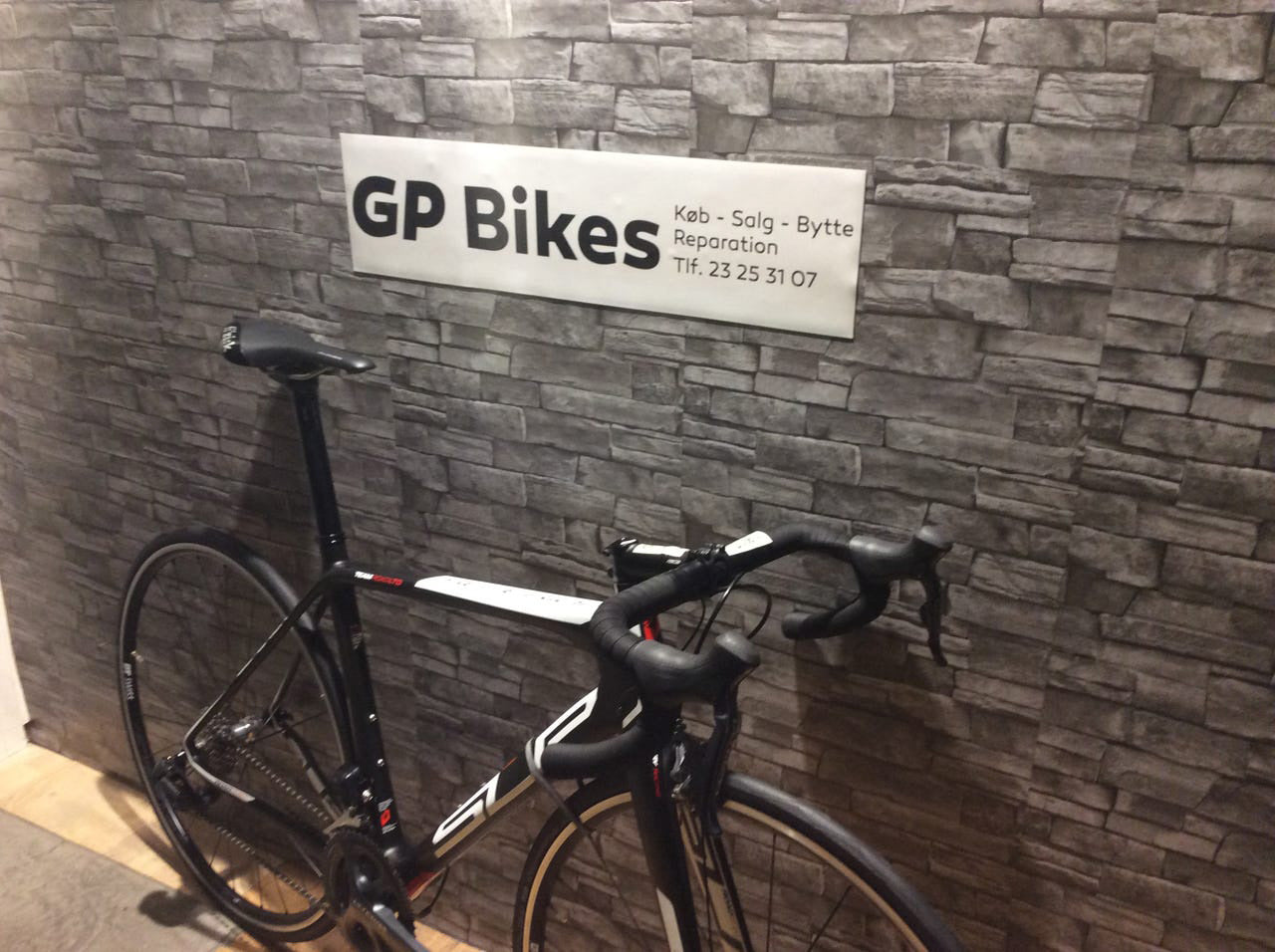 Superior Road LTD Carbon Racer – Shimano Ultegra Di2 22 gear, 54 cm, 2016