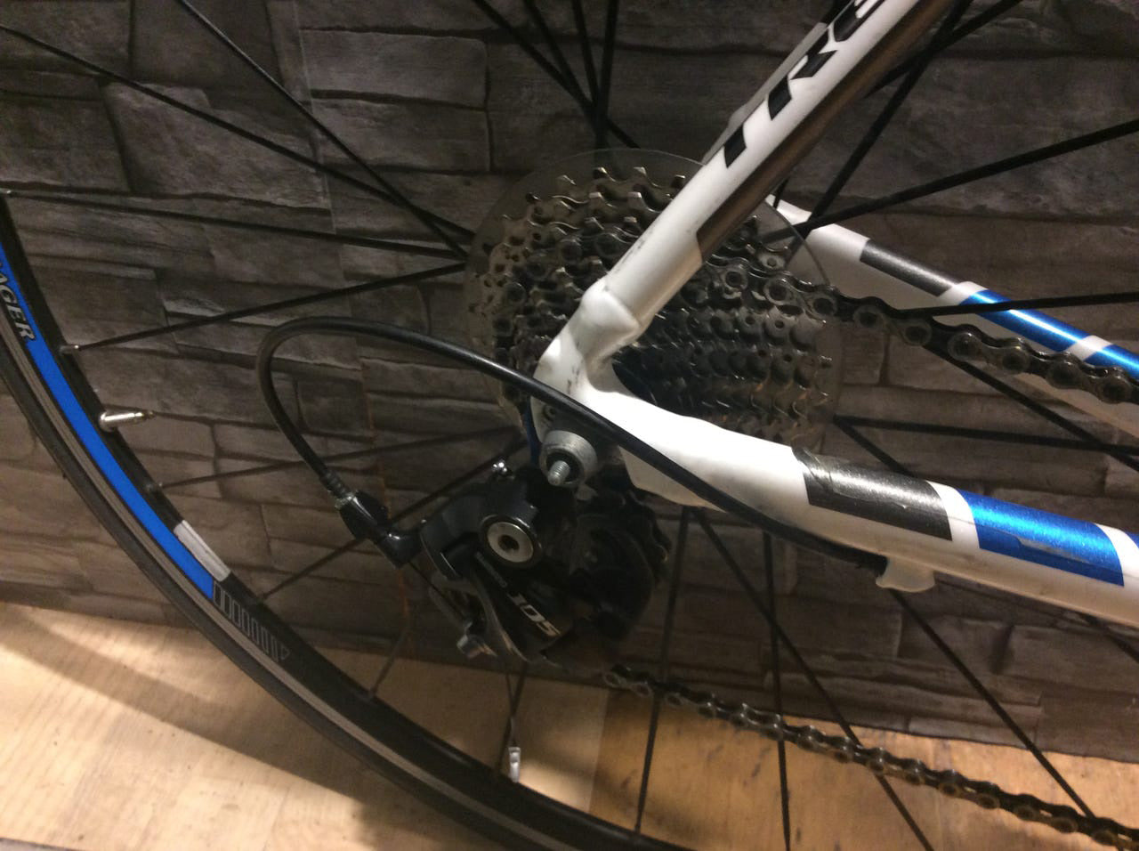 Trek Madone 2.1 Herre Racer – Shimano 105 20 gear, 54 cm, 2013